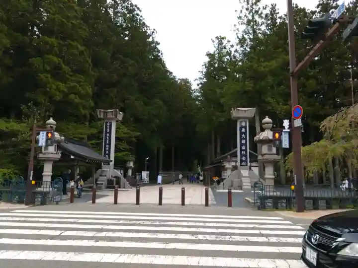 高野山金剛峯寺奥の院の{uncategorized: "未分類", other: "その他", undefined: "問題あり", building: "その他建物", grave: "お墓", sacred_gate: "鳥居", guardian: "狛犬", statue: "像", buddha: "仏像", history: "歴史", nature: "自然", garden: "庭園", animal: "動物", pagoda: "塔", temizu: "手水舎", mountain_gate: "山門・神門", sanctuary: "本殿・本堂", subordinate: "末社・摂社", art: "芸術", scenery: "景色", jizo: "地蔵", ema: "絵馬", goshuin: "御朱印", omikuji: "おみくじ", items: "授与品その他", amulet: "お守り", goshuincho: "御朱印帳", eats: "食事", festival: "お祭り", votive_dance: "神楽", shichigosan: "七五三参", wedding: "結婚式", experience: "体験その他", initially: "初詣", around: "周辺", anti_infection: "感染症対策"}