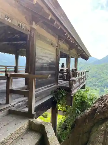 宝珠山 立石寺の{uncategorized: "未分類", other: "その他", undefined: "問題あり", building: "その他建物", grave: "お墓", sacred_gate: "鳥居", guardian: "狛犬", statue: "像", buddha: "仏像", history: "歴史", nature: "自然", garden: "庭園", animal: "動物", pagoda: "塔", temizu: "手水舎", mountain_gate: "山門・神門", sanctuary: "本殿・本堂", subordinate: "末社・摂社", art: "芸術", scenery: "景色", jizo: "地蔵", ema: "絵馬", goshuin: "御朱印", omikuji: "おみくじ", items: "授与品その他", amulet: "お守り", goshuincho: "御朱印帳", eats: "食事", festival: "お祭り", votive_dance: "神楽", shichigosan: "七五三参", wedding: "結婚式", experience: "体験その他", initially: "初詣", around: "周辺", anti_infection: "感染症対策"}