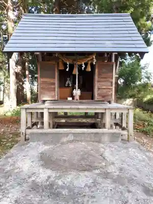岩崎二前神社の末社・摂社