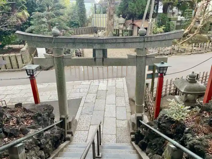 咤枳尼天堂 (出世稲荷)の{uncategorized: "未分類", other: "その他", undefined: "問題あり", building: "その他建物", grave: "お墓", sacred_gate: "鳥居", guardian: "狛犬", statue: "像", buddha: "仏像", history: "歴史", nature: "自然", garden: "庭園", animal: "動物", pagoda: "塔", temizu: "手水舎", mountain_gate: "山門・神門", sanctuary: "本殿・本堂", subordinate: "末社・摂社", art: "芸術", scenery: "景色", jizo: "地蔵", ema: "絵馬", goshuin: "御朱印", omikuji: "おみくじ", items: "授与品その他", amulet: "お守り", goshuincho: "御朱印帳", eats: "食事", festival: "お祭り", votive_dance: "神楽", shichigosan: "七五三参", wedding: "結婚式", experience: "体験その他", initially: "初詣", around: "周辺", anti_infection: "感染症対策"}