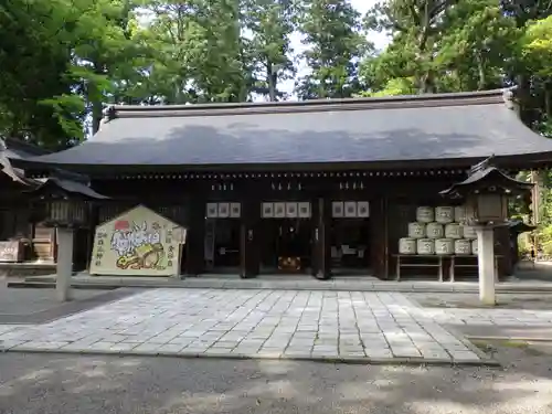 雄山神社前立社壇の本殿