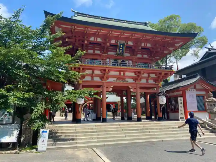 生田神社の山門・神門