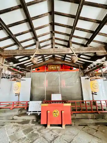 日光二荒山神社中宮祠の{uncategorized: "未分類", other: "その他", undefined: "問題あり", building: "その他建物", grave: "お墓", sacred_gate: "鳥居", guardian: "狛犬", statue: "像", buddha: "仏像", history: "歴史", nature: "自然", garden: "庭園", animal: "動物", pagoda: "塔", temizu: "手水舎", mountain_gate: "山門・神門", sanctuary: "本殿・本堂", subordinate: "末社・摂社", art: "芸術", scenery: "景色", jizo: "地蔵", ema: "絵馬", goshuin: "御朱印", omikuji: "おみくじ", items: "授与品その他", amulet: "お守り", goshuincho: "御朱印帳", eats: "食事", festival: "お祭り", votive_dance: "神楽", shichigosan: "七五三参", wedding: "結婚式", experience: "体験その他", initially: "初詣", around: "周辺", anti_infection: "感染症対策"}