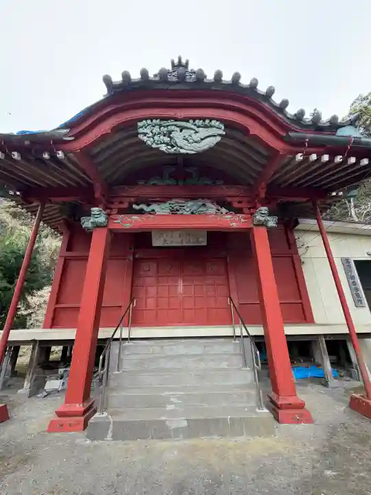 大聖院(高塚不動尊)の{uncategorized: "未分類", other: "その他", undefined: "問題あり", building: "その他建物", grave: "お墓", sacred_gate: "鳥居", guardian: "狛犬", statue: "像", buddha: "仏像", history: "歴史", nature: "自然", garden: "庭園", animal: "動物", pagoda: "塔", temizu: "手水舎", mountain_gate: "山門・神門", sanctuary: "本殿・本堂", subordinate: "末社・摂社", art: "芸術", scenery: "景色", jizo: "地蔵", ema: "絵馬", goshuin: "御朱印", omikuji: "おみくじ", items: "授与品その他", amulet: "お守り", goshuincho: "御朱印帳", eats: "食事", festival: "お祭り", votive_dance: "神楽", shichigosan: "七五三参", wedding: "結婚式", experience: "体験その他", initially: "初詣", around: "周辺", anti_infection: "感染症対策"}