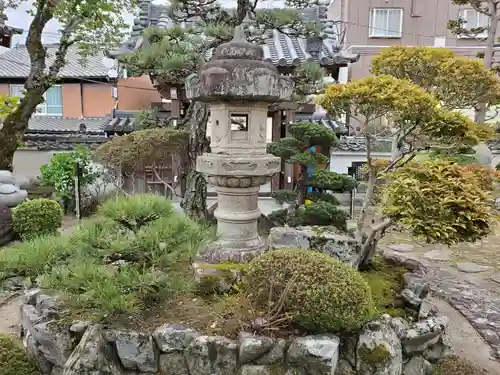 円妙寺の庭園