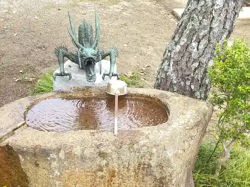 山王春日神社の手水