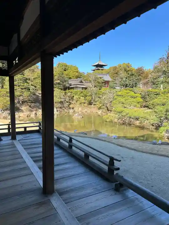 仁和寺の{uncategorized: "未分類", other: "その他", undefined: "問題あり", building: "その他建物", grave: "お墓", sacred_gate: "鳥居", guardian: "狛犬", statue: "像", buddha: "仏像", history: "歴史", nature: "自然", garden: "庭園", animal: "動物", pagoda: "塔", temizu: "手水舎", mountain_gate: "山門・神門", sanctuary: "本殿・本堂", subordinate: "末社・摂社", art: "芸術", scenery: "景色", jizo: "地蔵", ema: "絵馬", goshuin: "御朱印", omikuji: "おみくじ", items: "授与品その他", amulet: "お守り", goshuincho: "御朱印帳", eats: "食事", festival: "お祭り", votive_dance: "神楽", shichigosan: "七五三参", wedding: "結婚式", experience: "体験その他", initially: "初詣", around: "周辺", anti_infection: "感染症対策"}
