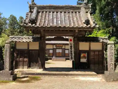 真楽寺の山門