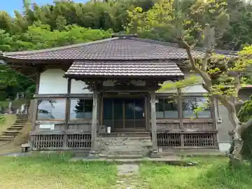 本泉寺の本殿・本堂