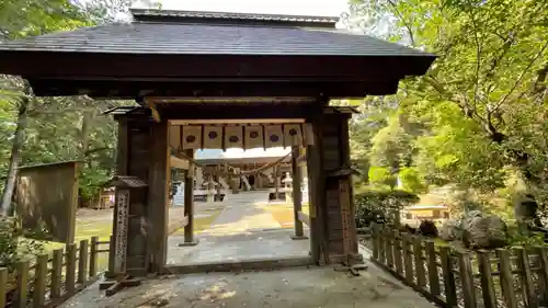 鎌田神明宮の山門・神門