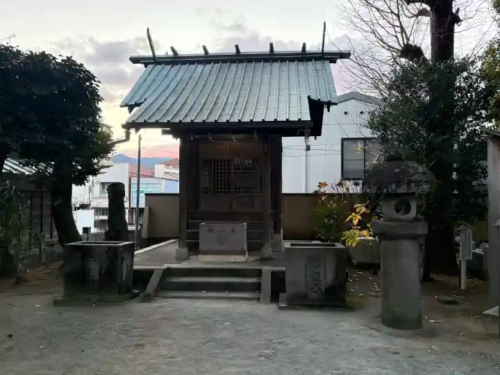 松原神社の{uncategorized: "未分類", other: "その他", undefined: "問題あり", building: "その他建物", grave: "お墓", sacred_gate: "鳥居", guardian: "狛犬", statue: "像", buddha: "仏像", history: "歴史", nature: "自然", garden: "庭園", animal: "動物", pagoda: "塔", temizu: "手水舎", mountain_gate: "山門・神門", sanctuary: "本殿・本堂", subordinate: "末社・摂社", art: "芸術", scenery: "景色", jizo: "地蔵", ema: "絵馬", goshuin: "御朱印", omikuji: "おみくじ", items: "授与品その他", amulet: "お守り", goshuincho: "御朱印帳", eats: "食事", festival: "お祭り", votive_dance: "神楽", shichigosan: "七五三参", wedding: "結婚式", experience: "体験その他", initially: "初詣", around: "周辺", anti_infection: "感染症対策"}