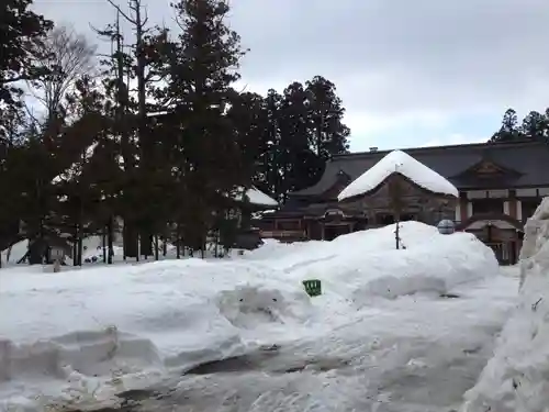 出羽神社(出羽三山神社)～三神合祭殿～の手水舎