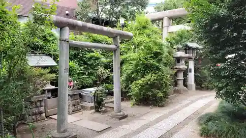 池尻稲荷神社の鳥居