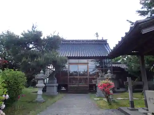 額西神社の本殿