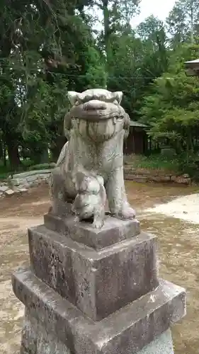 犬田神社の狛犬