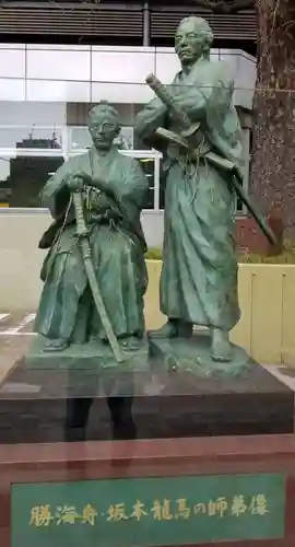 赤坂氷川神社の像