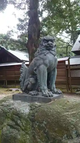 伊曽乃神社の狛犬