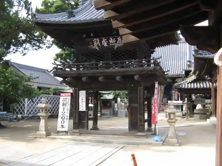 圓明寺(円明寺)の山門・神門