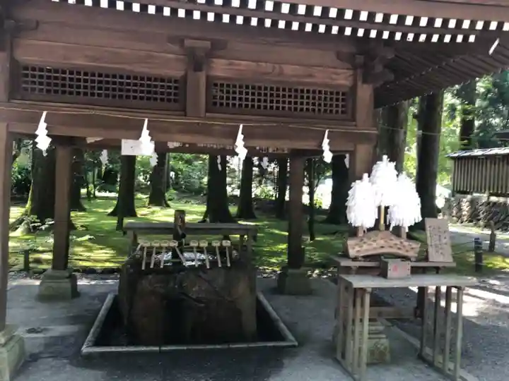 都農神社の手水舎