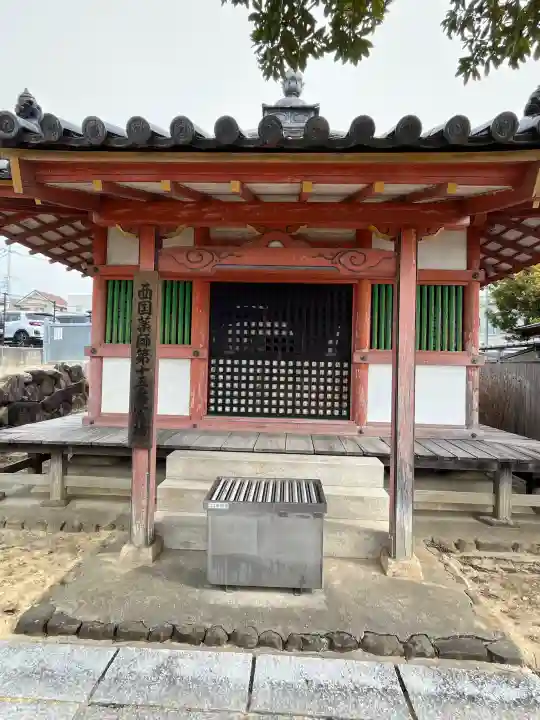 家原寺の{uncategorized: "未分類", other: "その他", undefined: "問題あり", building: "その他建物", grave: "お墓", sacred_gate: "鳥居", guardian: "狛犬", statue: "像", buddha: "仏像", history: "歴史", nature: "自然", garden: "庭園", animal: "動物", pagoda: "塔", temizu: "手水舎", mountain_gate: "山門・神門", sanctuary: "本殿・本堂", subordinate: "末社・摂社", art: "芸術", scenery: "景色", jizo: "地蔵", ema: "絵馬", goshuin: "御朱印", omikuji: "おみくじ", items: "授与品その他", amulet: "お守り", goshuincho: "御朱印帳", eats: "食事", festival: "お祭り", votive_dance: "神楽", shichigosan: "七五三参", wedding: "結婚式", experience: "体験その他", initially: "初詣", around: "周辺", anti_infection: "感染症対策"}