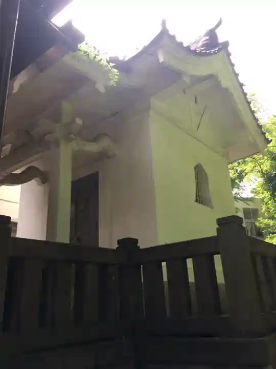 澤蔵司稲荷(慈眼院)の本殿・本堂