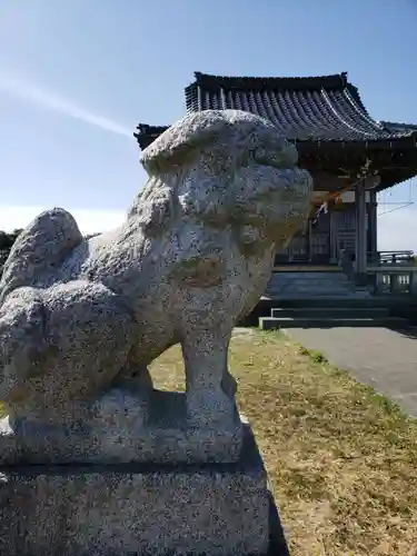 西藤平蔵神社の狛犬