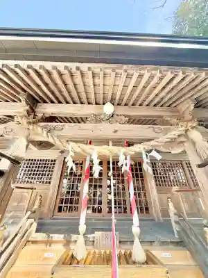 熊野神社の{uncategorized: "未分類", other: "その他", undefined: "問題あり", building: "その他建物", grave: "お墓", sacred_gate: "鳥居", guardian: "狛犬", statue: "像", buddha: "仏像", history: "歴史", nature: "自然", garden: "庭園", animal: "動物", pagoda: "塔", temizu: "手水舎", mountain_gate: "山門・神門", sanctuary: "本殿・本堂", subordinate: "末社・摂社", art: "芸術", scenery: "景色", jizo: "地蔵", ema: "絵馬", goshuin: "御朱印", omikuji: "おみくじ", items: "授与品その他", amulet: "お守り", goshuincho: "御朱印帳", eats: "食事", festival: "お祭り", votive_dance: "神楽", shichigosan: "七五三参", wedding: "結婚式", experience: "体験その他", initially: "初詣", around: "周辺", anti_infection: "感染症対策"}