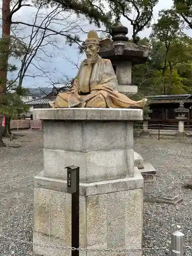 豊国神社の像