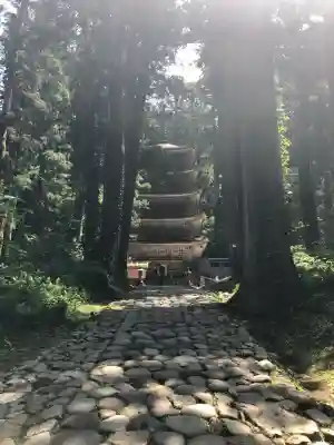 羽黒山五重塔(出羽三山神社)の{uncategorized: "未分類", other: "その他", undefined: "問題あり", building: "その他建物", grave: "お墓", sacred_gate: "鳥居", guardian: "狛犬", statue: "像", buddha: "仏像", history: "歴史", nature: "自然", garden: "庭園", animal: "動物", pagoda: "塔", temizu: "手水舎", mountain_gate: "山門・神門", sanctuary: "本殿・本堂", subordinate: "末社・摂社", art: "芸術", scenery: "景色", jizo: "地蔵", ema: "絵馬", goshuin: "御朱印", omikuji: "おみくじ", items: "授与品その他", amulet: "お守り", goshuincho: "御朱印帳", eats: "食事", festival: "お祭り", votive_dance: "神楽", shichigosan: "七五三参", wedding: "結婚式", experience: "体験その他", initially: "初詣", around: "周辺", anti_infection: "感染症対策"}