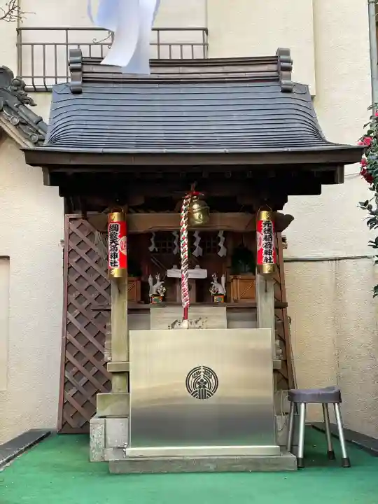元徳稲荷神社・綱敷天満神社の{uncategorized: "未分類", other: "その他", undefined: "問題あり", building: "その他建物", grave: "お墓", sacred_gate: "鳥居", guardian: "狛犬", statue: "像", buddha: "仏像", history: "歴史", nature: "自然", garden: "庭園", animal: "動物", pagoda: "塔", temizu: "手水舎", mountain_gate: "山門・神門", sanctuary: "本殿・本堂", subordinate: "末社・摂社", art: "芸術", scenery: "景色", jizo: "地蔵", ema: "絵馬", goshuin: "御朱印", omikuji: "おみくじ", items: "授与品その他", amulet: "お守り", goshuincho: "御朱印帳", eats: "食事", festival: "お祭り", votive_dance: "神楽", shichigosan: "七五三参", wedding: "結婚式", experience: "体験その他", initially: "初詣", around: "周辺", anti_infection: "感染症対策"}