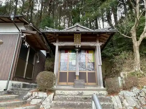 秋葉神社の{uncategorized: "未分類", other: "その他", undefined: "問題あり", building: "その他建物", grave: "お墓", sacred_gate: "鳥居", guardian: "狛犬", statue: "像", buddha: "仏像", history: "歴史", nature: "自然", garden: "庭園", animal: "動物", pagoda: "塔", temizu: "手水舎", mountain_gate: "山門・神門", sanctuary: "本殿・本堂", subordinate: "末社・摂社", art: "芸術", scenery: "景色", jizo: "地蔵", ema: "絵馬", goshuin: "御朱印", omikuji: "おみくじ", items: "授与品その他", amulet: "お守り", goshuincho: "御朱印帳", eats: "食事", festival: "お祭り", votive_dance: "神楽", shichigosan: "七五三参", wedding: "結婚式", experience: "体験その他", initially: "初詣", around: "周辺", anti_infection: "感染症対策"}