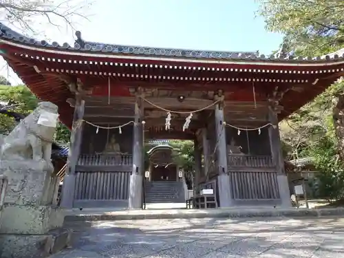 大避神社の山門