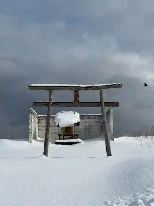 龍神(本別)の{uncategorized: "未分類", other: "その他", undefined: "問題あり", building: "その他建物", grave: "お墓", sacred_gate: "鳥居", guardian: "狛犬", statue: "像", buddha: "仏像", history: "歴史", nature: "自然", garden: "庭園", animal: "動物", pagoda: "塔", temizu: "手水舎", mountain_gate: "山門・神門", sanctuary: "本殿・本堂", subordinate: "末社・摂社", art: "芸術", scenery: "景色", jizo: "地蔵", ema: "絵馬", goshuin: "御朱印", omikuji: "おみくじ", items: "授与品その他", amulet: "お守り", goshuincho: "御朱印帳", eats: "食事", festival: "お祭り", votive_dance: "神楽", shichigosan: "七五三参", wedding: "結婚式", experience: "体験その他", initially: "初詣", around: "周辺", anti_infection: "感染症対策"}