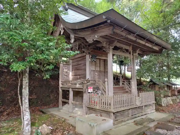 志波加神社の{uncategorized: "未分類", other: "その他", undefined: "問題あり", building: "その他建物", grave: "お墓", sacred_gate: "鳥居", guardian: "狛犬", statue: "像", buddha: "仏像", history: "歴史", nature: "自然", garden: "庭園", animal: "動物", pagoda: "塔", temizu: "手水舎", mountain_gate: "山門・神門", sanctuary: "本殿・本堂", subordinate: "末社・摂社", art: "芸術", scenery: "景色", jizo: "地蔵", ema: "絵馬", goshuin: "御朱印", omikuji: "おみくじ", items: "授与品その他", amulet: "お守り", goshuincho: "御朱印帳", eats: "食事", festival: "お祭り", votive_dance: "神楽", shichigosan: "七五三参", wedding: "結婚式", experience: "体験その他", initially: "初詣", around: "周辺", anti_infection: "感染症対策"}