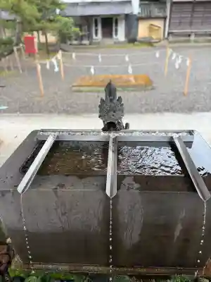 美濃國一宮　南宮大社の{uncategorized: "未分類", other: "その他", undefined: "問題あり", building: "その他建物", grave: "お墓", sacred_gate: "鳥居", guardian: "狛犬", statue: "像", buddha: "仏像", history: "歴史", nature: "自然", garden: "庭園", animal: "動物", pagoda: "塔", temizu: "手水舎", mountain_gate: "山門・神門", sanctuary: "本殿・本堂", subordinate: "末社・摂社", art: "芸術", scenery: "景色", jizo: "地蔵", ema: "絵馬", goshuin: "御朱印", omikuji: "おみくじ", items: "授与品その他", amulet: "お守り", goshuincho: "御朱印帳", eats: "食事", festival: "お祭り", votive_dance: "神楽", shichigosan: "七五三参", wedding: "結婚式", experience: "体験その他", initially: "初詣", around: "周辺", anti_infection: "感染症対策"}