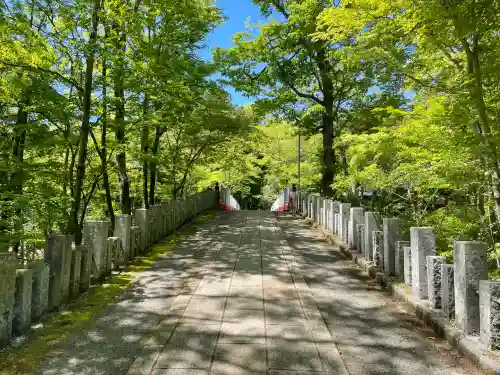山中浅間神社の{uncategorized: "未分類", other: "その他", undefined: "問題あり", building: "その他建物", grave: "お墓", sacred_gate: "鳥居", guardian: "狛犬", statue: "像", buddha: "仏像", history: "歴史", nature: "自然", garden: "庭園", animal: "動物", pagoda: "塔", temizu: "手水舎", mountain_gate: "山門・神門", sanctuary: "本殿・本堂", subordinate: "末社・摂社", art: "芸術", scenery: "景色", jizo: "地蔵", ema: "絵馬", goshuin: "御朱印", omikuji: "おみくじ", items: "授与品その他", amulet: "お守り", goshuincho: "御朱印帳", eats: "食事", festival: "お祭り", votive_dance: "神楽", shichigosan: "七五三参", wedding: "結婚式", experience: "体験その他", initially: "初詣", around: "周辺", anti_infection: "感染症対策"}