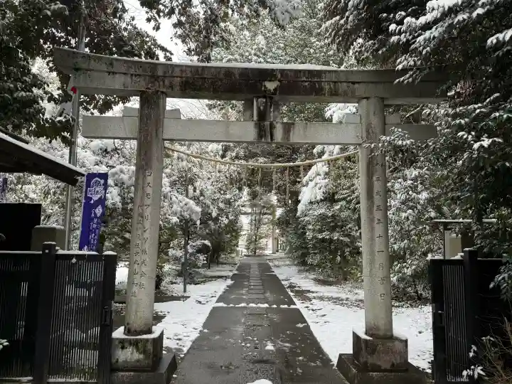忍 諏訪神社・東照宮 の{uncategorized: "未分類", other: "その他", undefined: "問題あり", building: "その他建物", grave: "お墓", sacred_gate: "鳥居", guardian: "狛犬", statue: "像", buddha: "仏像", history: "歴史", nature: "自然", garden: "庭園", animal: "動物", pagoda: "塔", temizu: "手水舎", mountain_gate: "山門・神門", sanctuary: "本殿・本堂", subordinate: "末社・摂社", art: "芸術", scenery: "景色", jizo: "地蔵", ema: "絵馬", goshuin: "御朱印", omikuji: "おみくじ", items: "授与品その他", amulet: "お守り", goshuincho: "御朱印帳", eats: "食事", festival: "お祭り", votive_dance: "神楽", shichigosan: "七五三参", wedding: "結婚式", experience: "体験その他", initially: "初詣", around: "周辺", anti_infection: "感染症対策"}