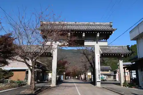 華厳寺の山門