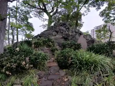 飯香岡八幡宮の{uncategorized: "未分類", other: "その他", undefined: "問題あり", building: "その他建物", grave: "お墓", sacred_gate: "鳥居", guardian: "狛犬", statue: "像", buddha: "仏像", history: "歴史", nature: "自然", garden: "庭園", animal: "動物", pagoda: "塔", temizu: "手水舎", mountain_gate: "山門・神門", sanctuary: "本殿・本堂", subordinate: "末社・摂社", art: "芸術", scenery: "景色", jizo: "地蔵", ema: "絵馬", goshuin: "御朱印", omikuji: "おみくじ", items: "授与品その他", amulet: "お守り", goshuincho: "御朱印帳", eats: "食事", festival: "お祭り", votive_dance: "神楽", shichigosan: "七五三参", wedding: "結婚式", experience: "体験その他", initially: "初詣", around: "周辺", anti_infection: "感染症対策"}