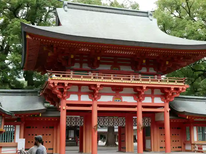 武蔵一宮氷川神社の山門・神門