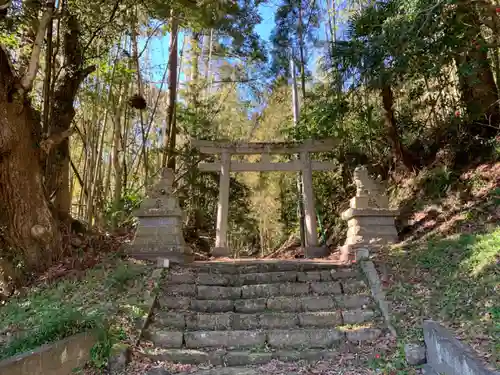 三ｹ谷神社の鳥居