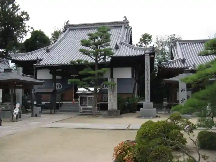 西林寺の本殿・本堂