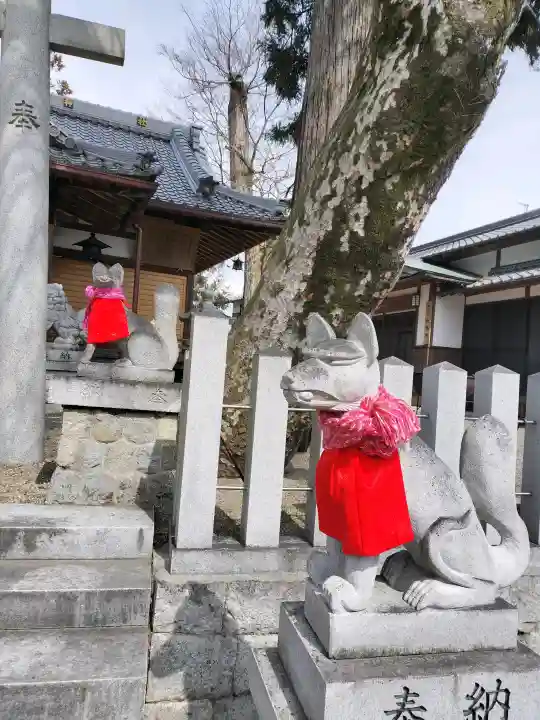 瀬古口稲荷神社の{uncategorized: "未分類", other: "その他", undefined: "問題あり", building: "その他建物", grave: "お墓", sacred_gate: "鳥居", guardian: "狛犬", statue: "像", buddha: "仏像", history: "歴史", nature: "自然", garden: "庭園", animal: "動物", pagoda: "塔", temizu: "手水舎", mountain_gate: "山門・神門", sanctuary: "本殿・本堂", subordinate: "末社・摂社", art: "芸術", scenery: "景色", jizo: "地蔵", ema: "絵馬", goshuin: "御朱印", omikuji: "おみくじ", items: "授与品その他", amulet: "お守り", goshuincho: "御朱印帳", eats: "食事", festival: "お祭り", votive_dance: "神楽", shichigosan: "七五三参", wedding: "結婚式", experience: "体験その他", initially: "初詣", around: "周辺", anti_infection: "感染症対策"}