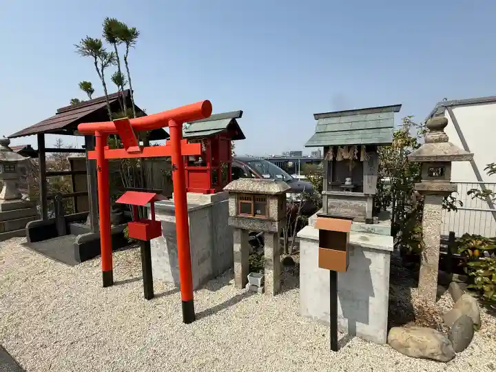 中島黒體龍王大神社の{uncategorized: "未分類", other: "その他", undefined: "問題あり", building: "その他建物", grave: "お墓", sacred_gate: "鳥居", guardian: "狛犬", statue: "像", buddha: "仏像", history: "歴史", nature: "自然", garden: "庭園", animal: "動物", pagoda: "塔", temizu: "手水舎", mountain_gate: "山門・神門", sanctuary: "本殿・本堂", subordinate: "末社・摂社", art: "芸術", scenery: "景色", jizo: "地蔵", ema: "絵馬", goshuin: "御朱印", omikuji: "おみくじ", items: "授与品その他", amulet: "お守り", goshuincho: "御朱印帳", eats: "食事", festival: "お祭り", votive_dance: "神楽", shichigosan: "七五三参", wedding: "結婚式", experience: "体験その他", initially: "初詣", around: "周辺", anti_infection: "感染症対策"}