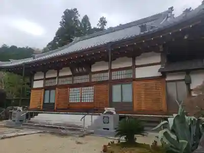 恵利寺の本殿・本堂