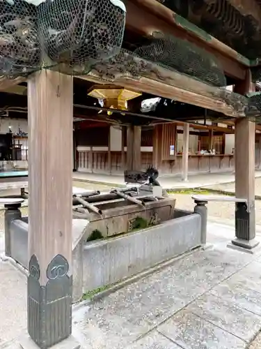 宝山寺の手水舎