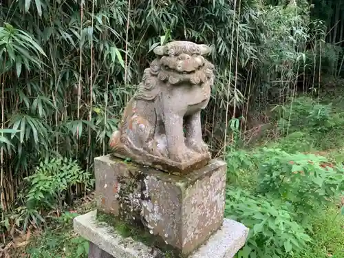 諏訪神社の狛犬
