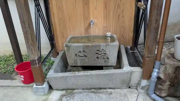 神明神社の手水舎