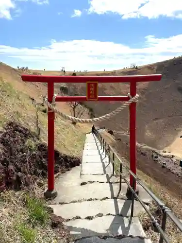 大室山浅間神社の{uncategorized: "未分類", other: "その他", undefined: "問題あり", building: "その他建物", grave: "お墓", sacred_gate: "鳥居", guardian: "狛犬", statue: "像", buddha: "仏像", history: "歴史", nature: "自然", garden: "庭園", animal: "動物", pagoda: "塔", temizu: "手水舎", mountain_gate: "山門・神門", sanctuary: "本殿・本堂", subordinate: "末社・摂社", art: "芸術", scenery: "景色", jizo: "地蔵", ema: "絵馬", goshuin: "御朱印", omikuji: "おみくじ", items: "授与品その他", amulet: "お守り", goshuincho: "御朱印帳", eats: "食事", festival: "お祭り", votive_dance: "神楽", shichigosan: "七五三参", wedding: "結婚式", experience: "体験その他", initially: "初詣", around: "周辺", anti_infection: "感染症対策"}