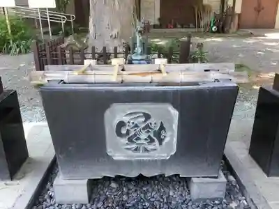 日野八坂神社の手水舎